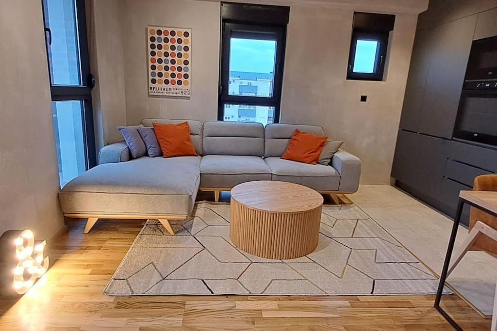 Stylish One Bedroom Apartment Podgorica Eksteriør bilde